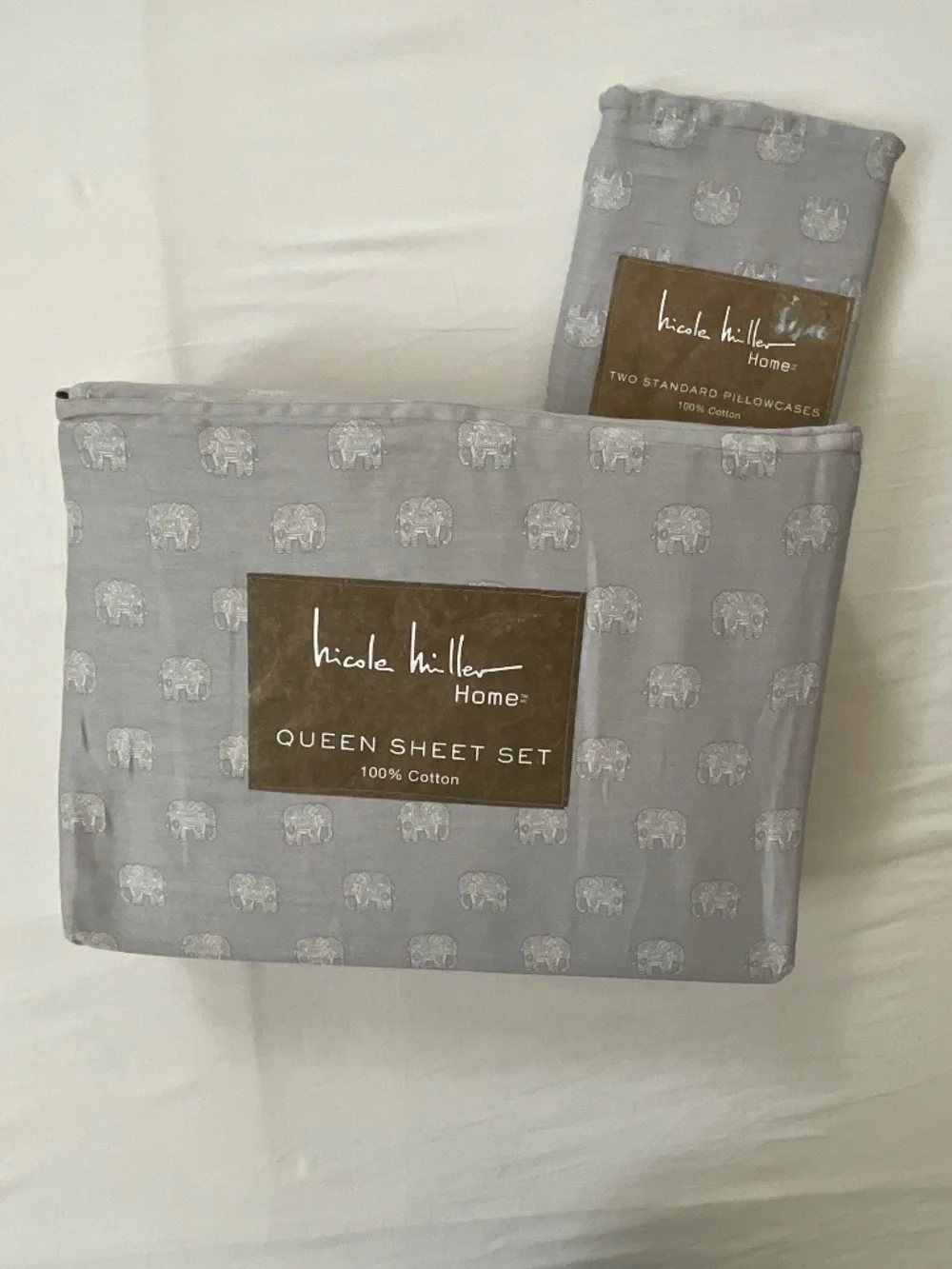 NWOT NICOLE MILLER Elephant Queen Sheet Set + 2 Extra Pillowcases
